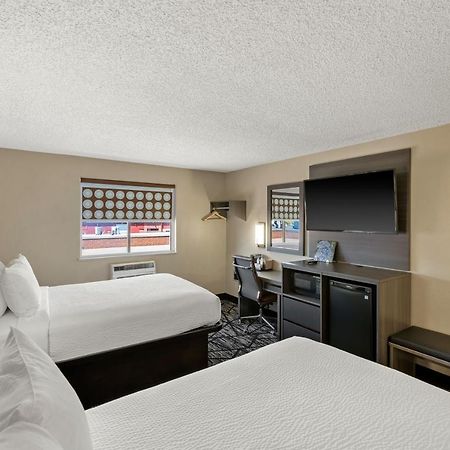 Super 8 By Wyndham Charlottesville Dış mekan fotoğraf
