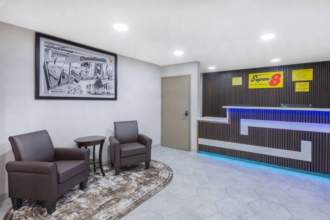 Super 8 By Wyndham Charlottesville Dış mekan fotoğraf
