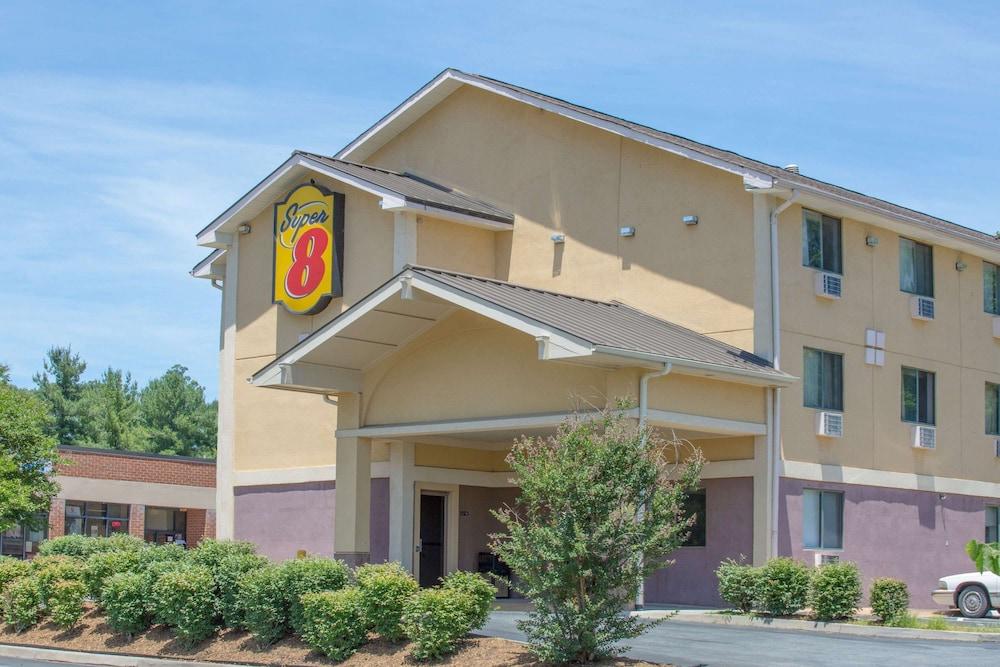 Super 8 By Wyndham Charlottesville Dış mekan fotoğraf
